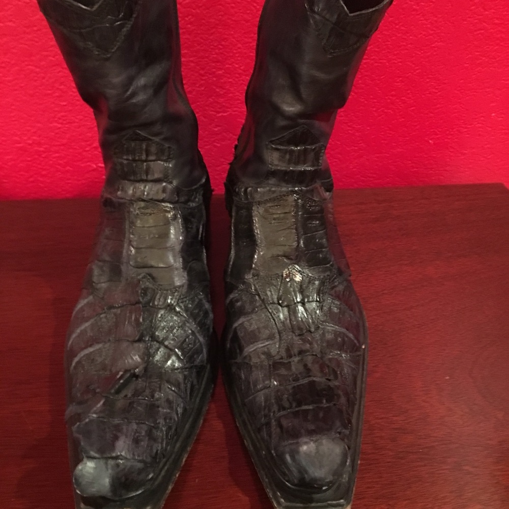 Black mauri hornback crocodile boots